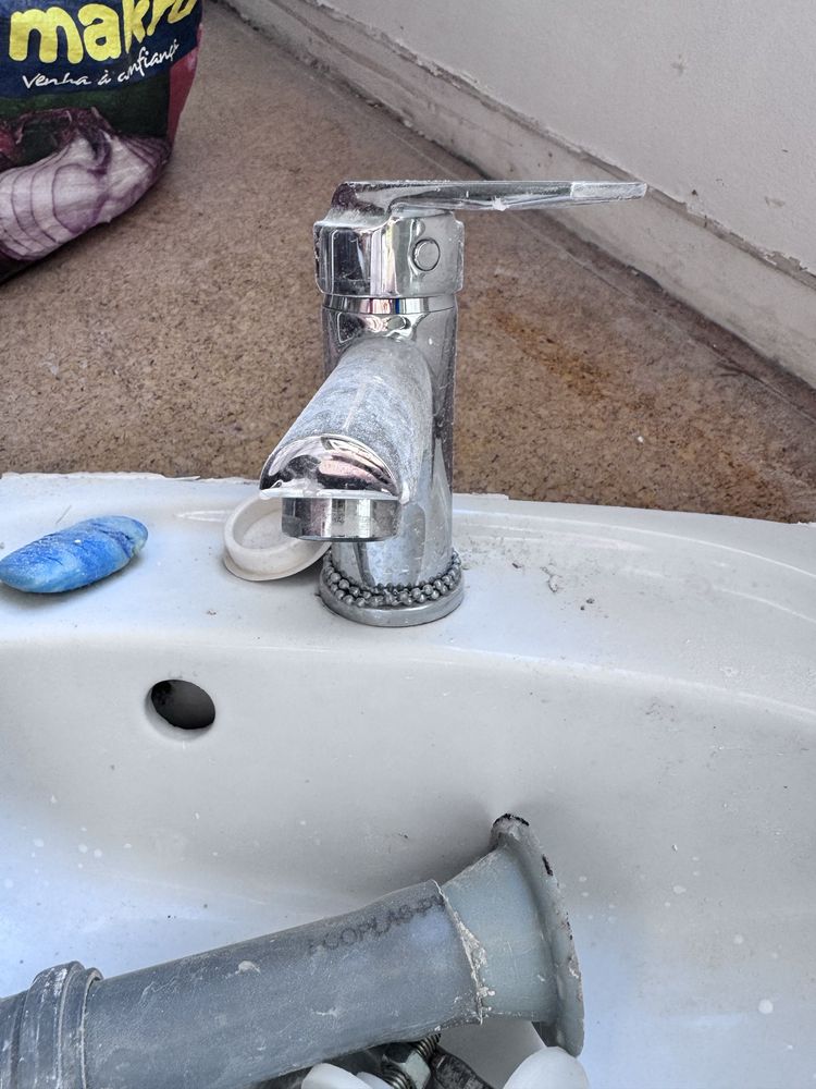 Vendo lavatorio com torneira