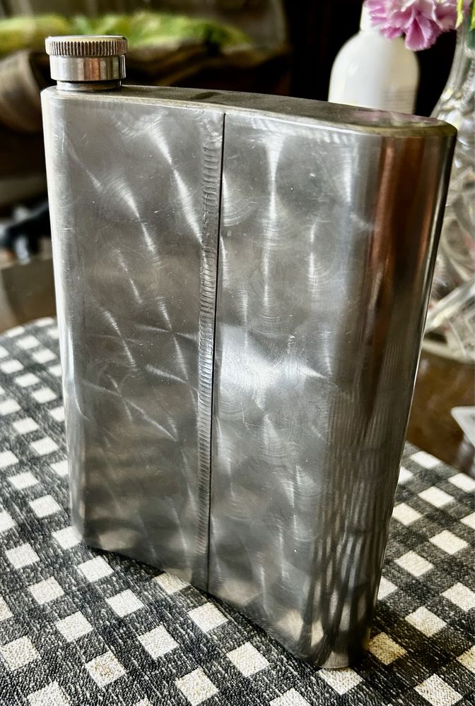 Piersiówki 2x250ml i 500ml.