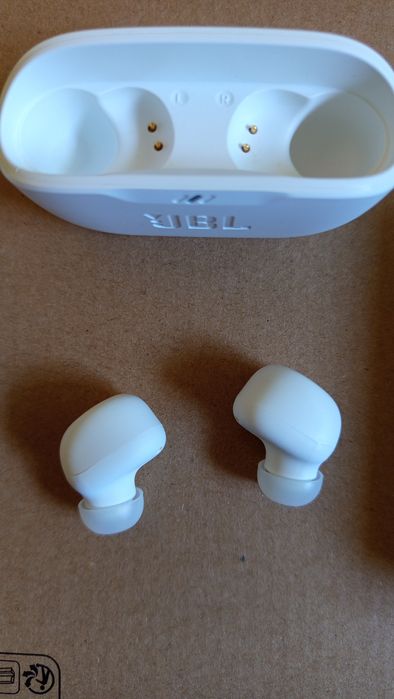 Fones JBL novos .