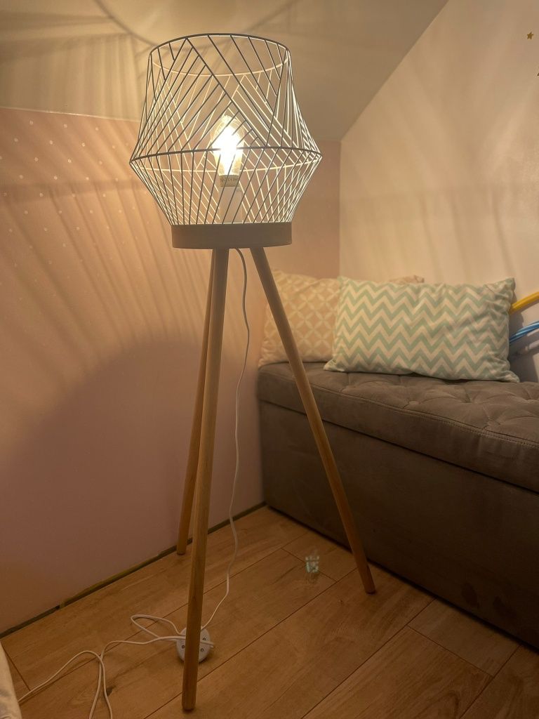 Lampa podlogowa Kanel biała nowa e27