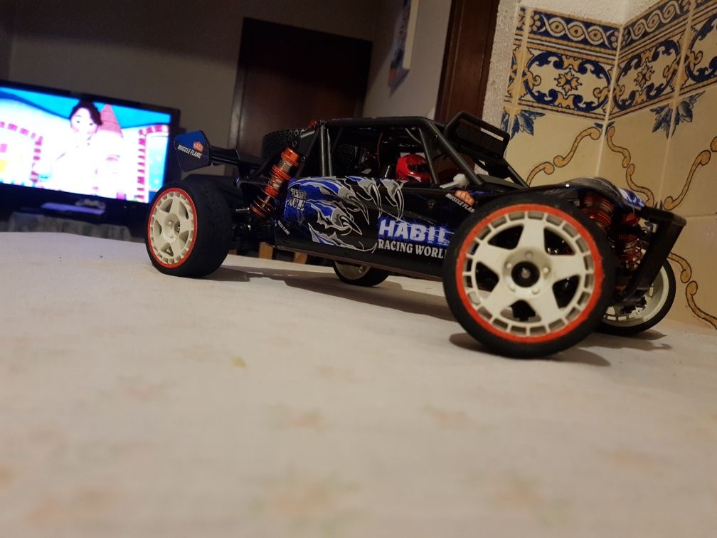 Carro rc 1/12 a bateria igual a novo