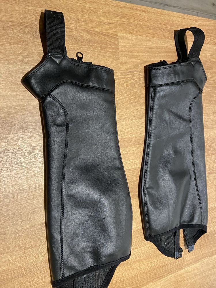 Sztylpy / czapsy jeździeckie dla dzieci Fouganza 100 Roz. M short