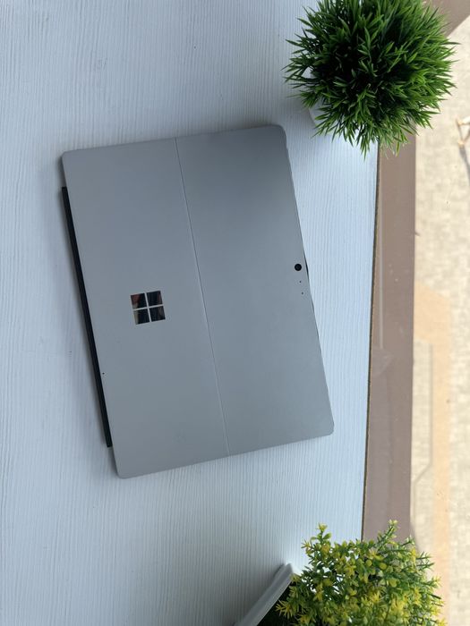 Microsoft Surface Pro 4  IPS 12.3" 3K IPS i5 8/256GB Wifi !