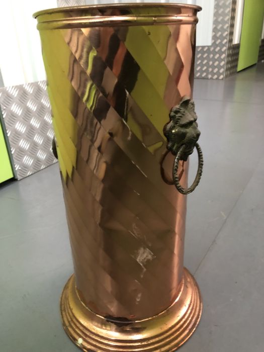 Jarro em latão antigo vintage