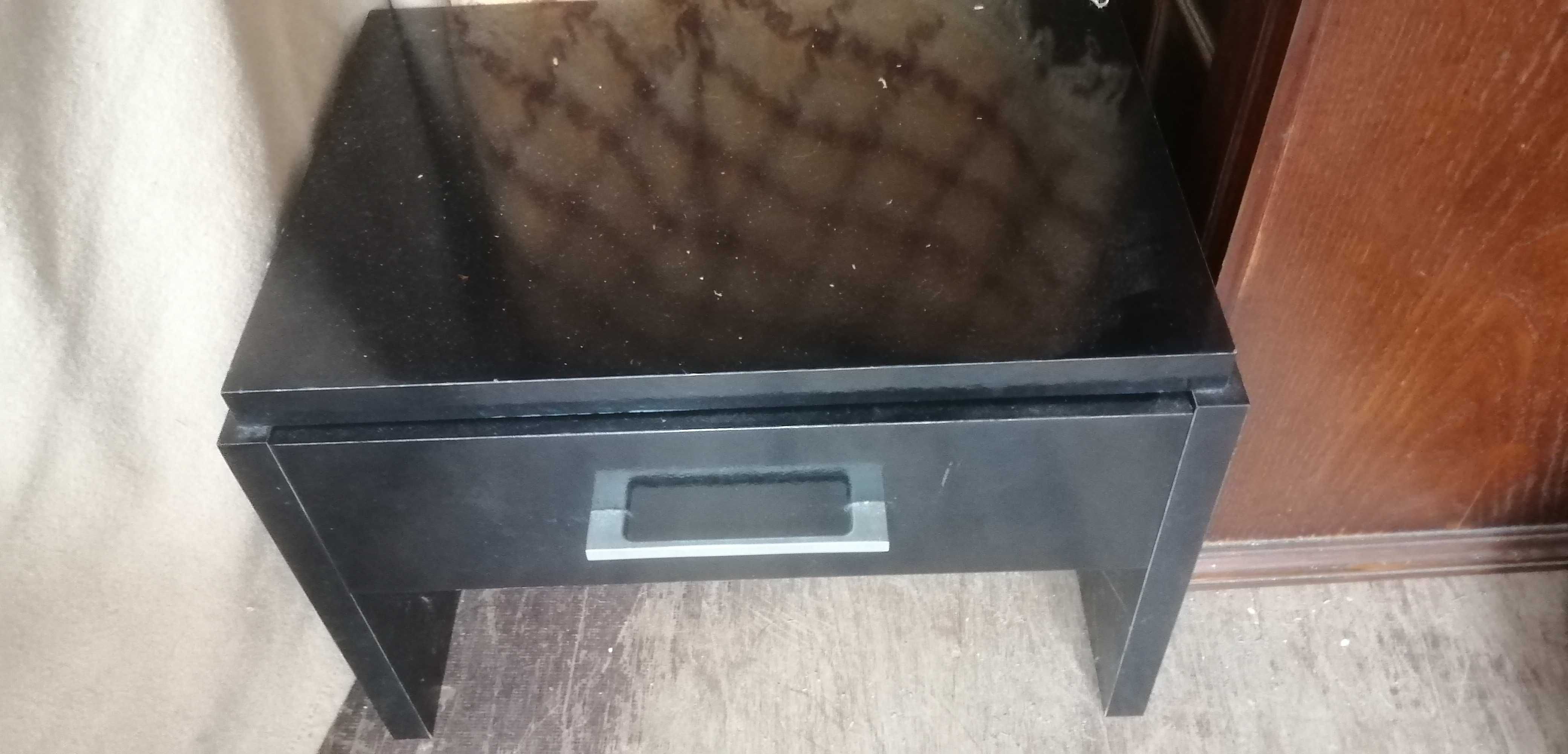 mesinha de cabeceira