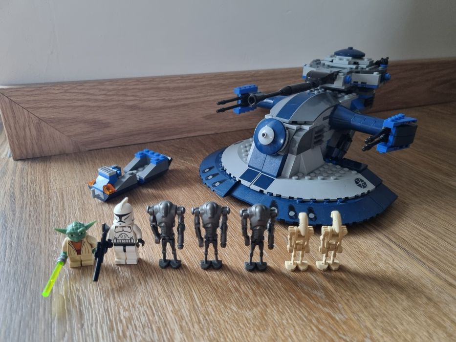 LEGO Star Wars 8018 AAT Armored Assault Tank (100% kompletny)