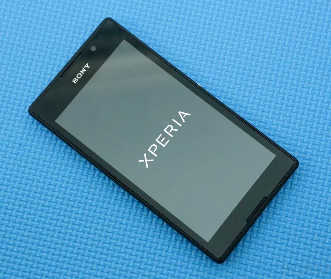 Смартфон Sony Xperia С C2305 Black