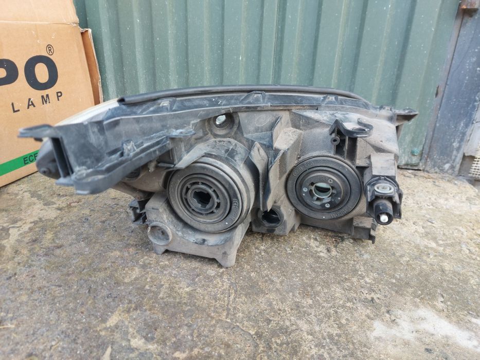 Фара ліва Тойота рав 4