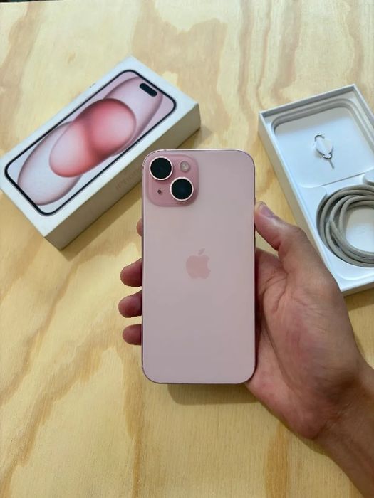 iPhone 15 128gb rosa quase novo
