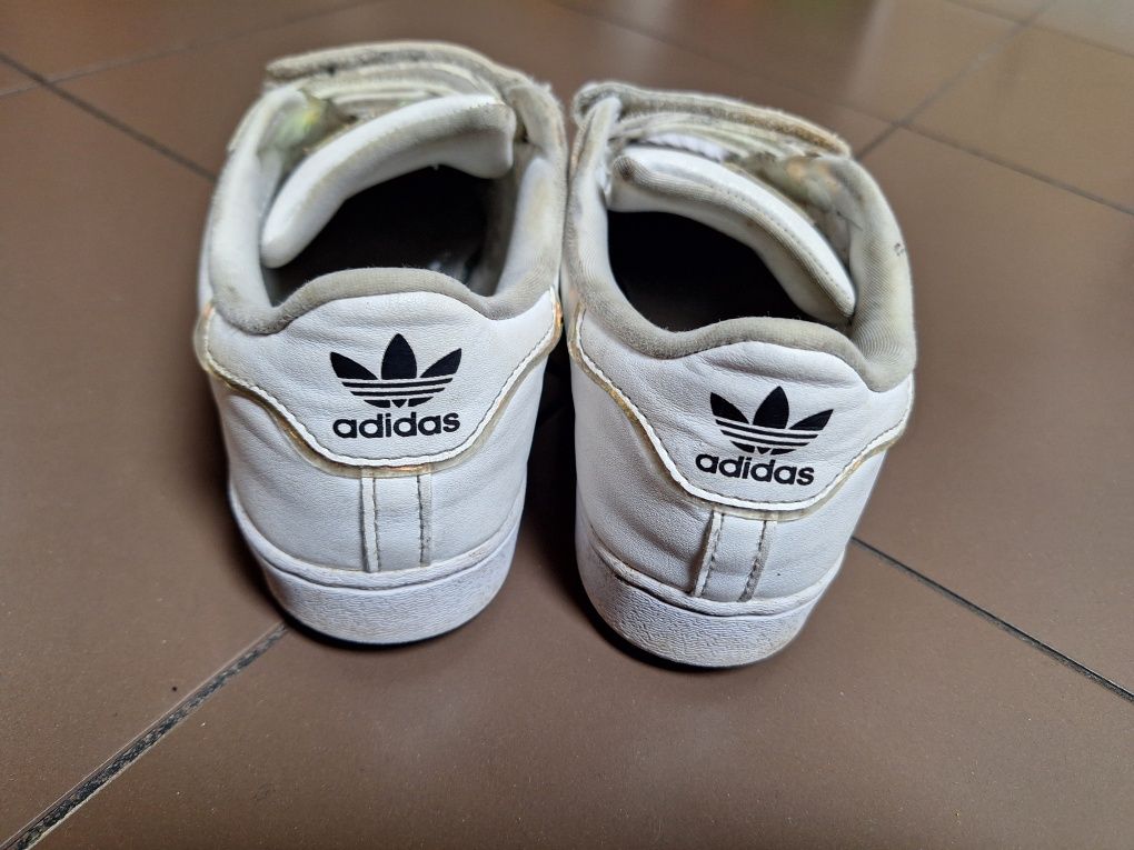 Tenis /Sapathas Adidas super star 32