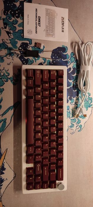 Teclado mecânico GMK67