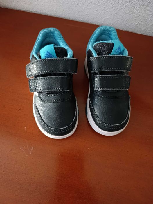 Vendo sapatilhas para criança