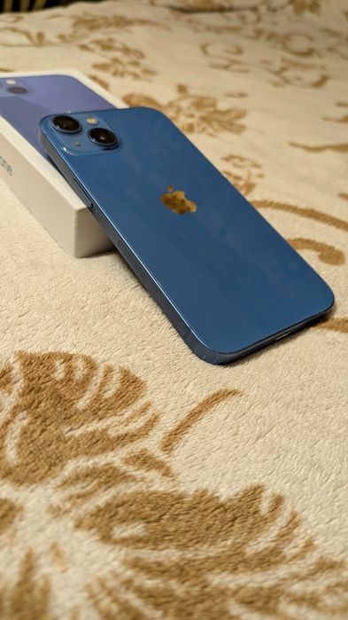 iPhone 13 • 128 GB • Blue