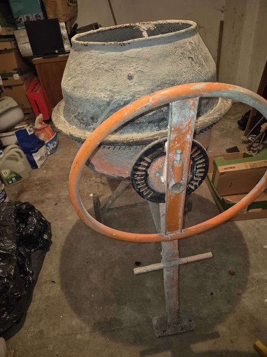 Betoniarka 230V używana