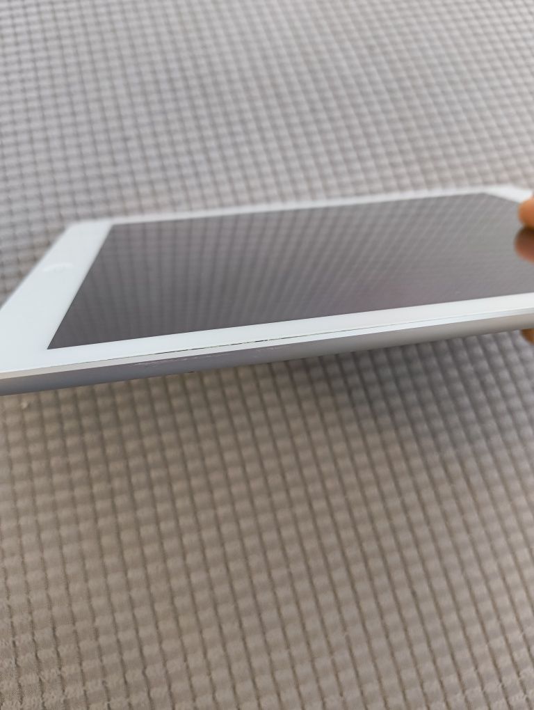 Продам планшет Ipad air
