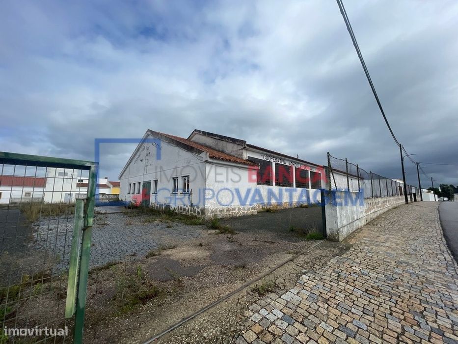 Armazém Industrial, Avis