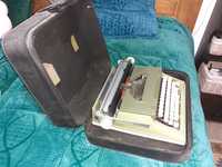 Máquina de escrever com estojo