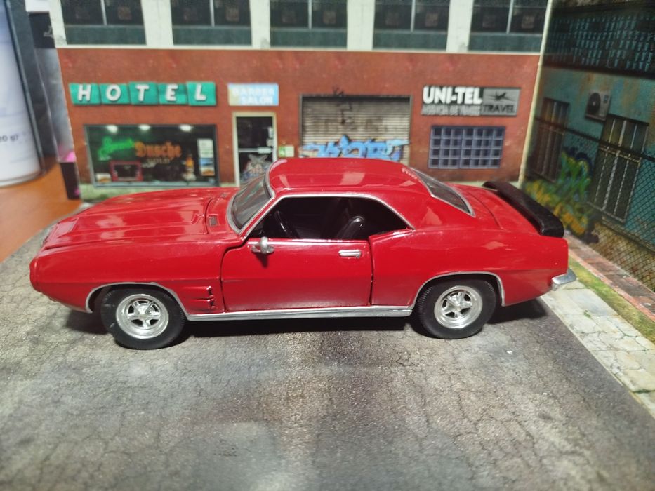 Pontiac Firebird 1969 Coupe Maisto 1:24