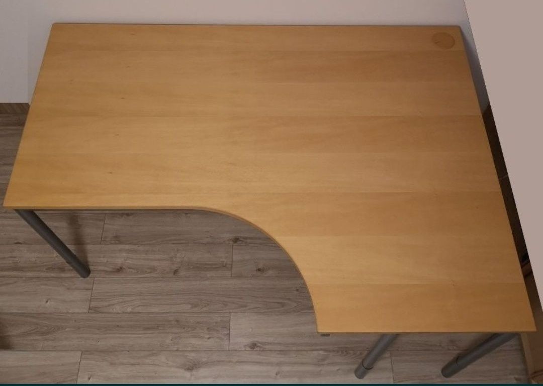 Duże biurko narożne z regulacją wysokości - prawe lub lewe