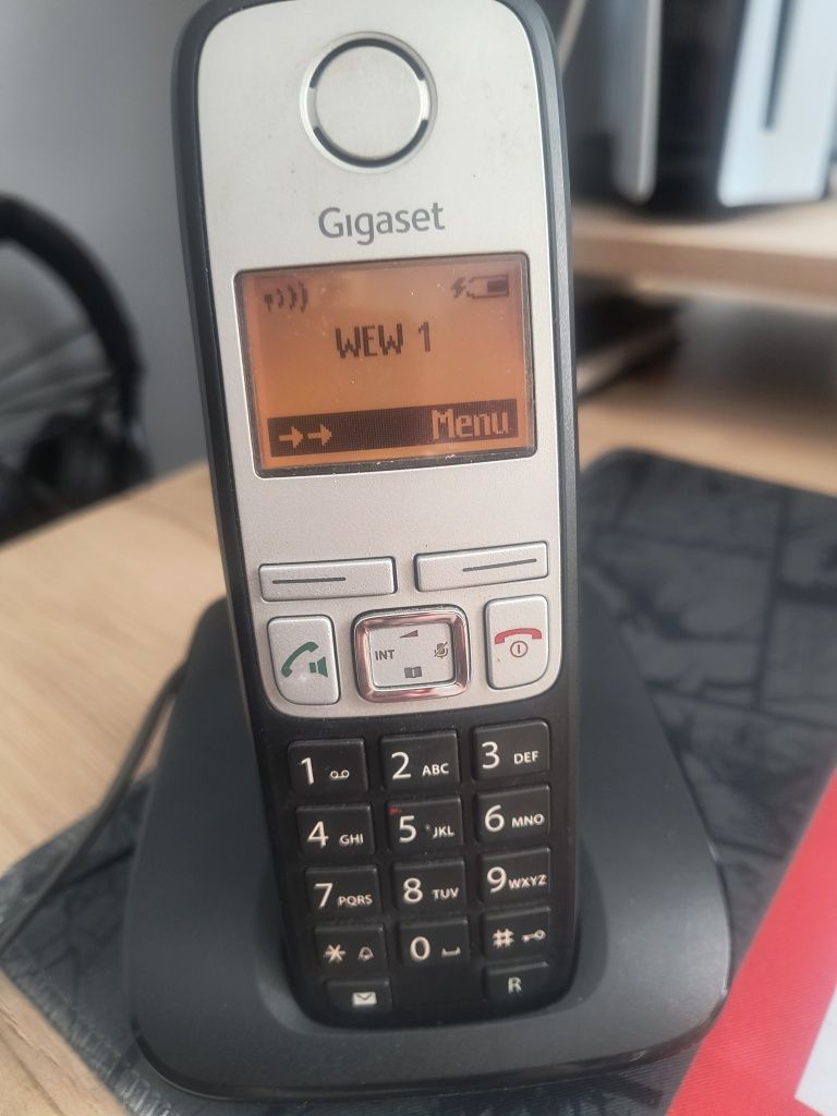 Telefon stacjonarny Gigaset A400 ze stacją dokującą sprawny