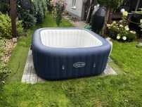 Jacuzzi z pokrywą termiczną sześć os