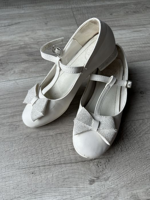Sprzedam buty komunine