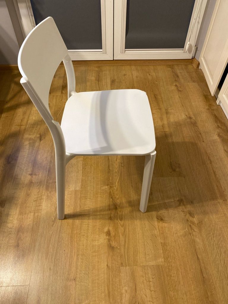 krzesło plastikowe białe ikea