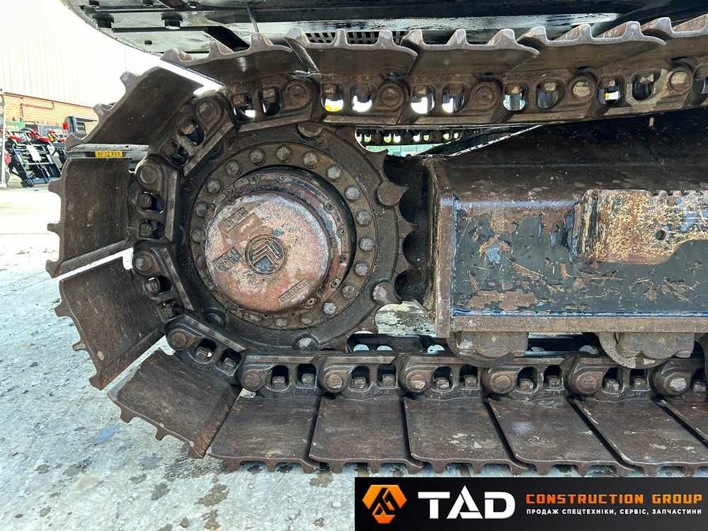 Гусеничний екскаватор JCB JS 220 LC