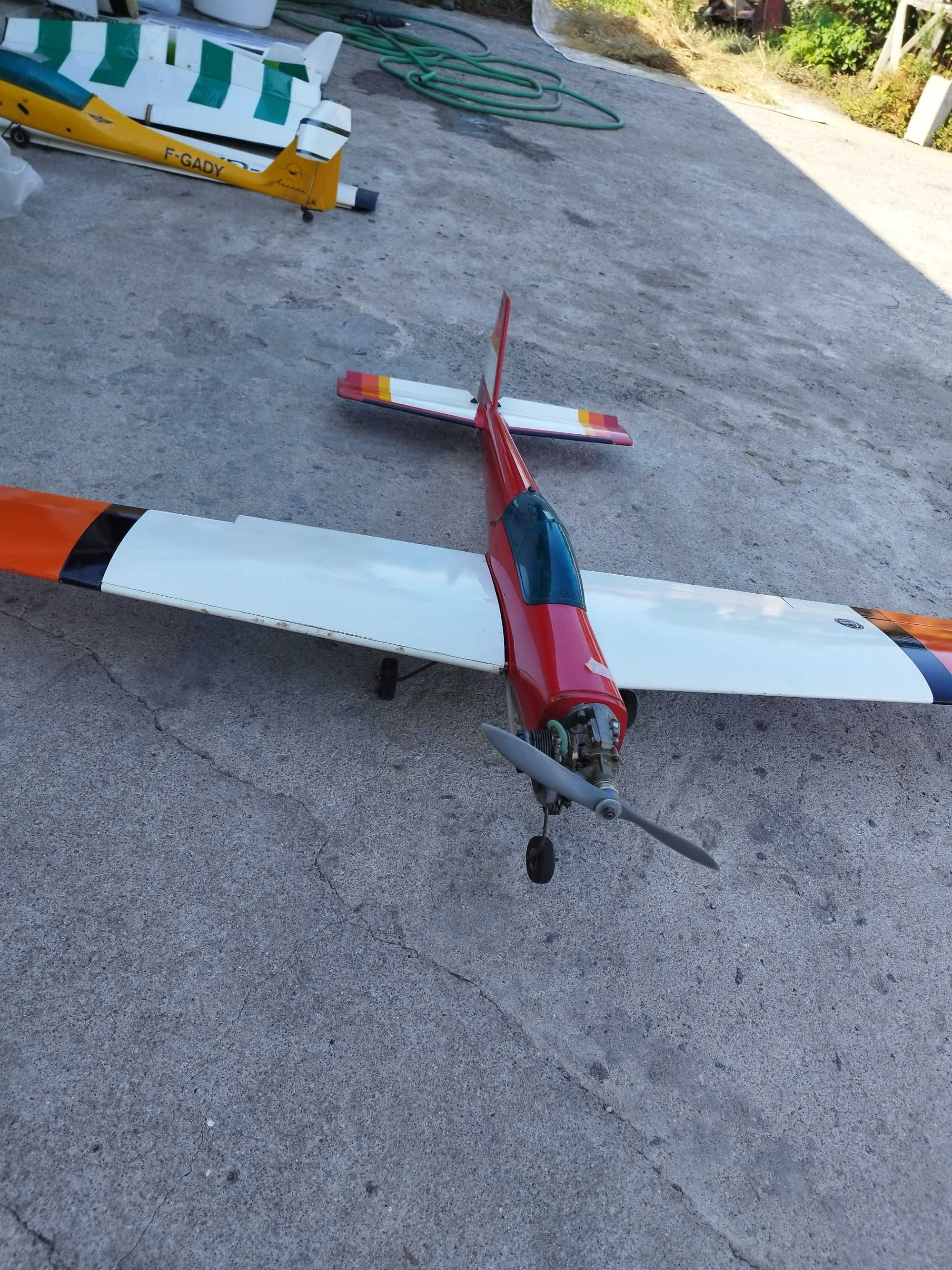 Avião RC gasolina