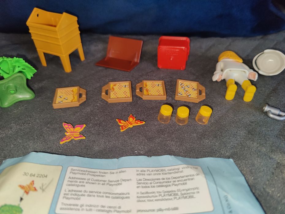 Playmobil Country 6818- pszczelarz/ strażnik pszczół z plastrami miodu
