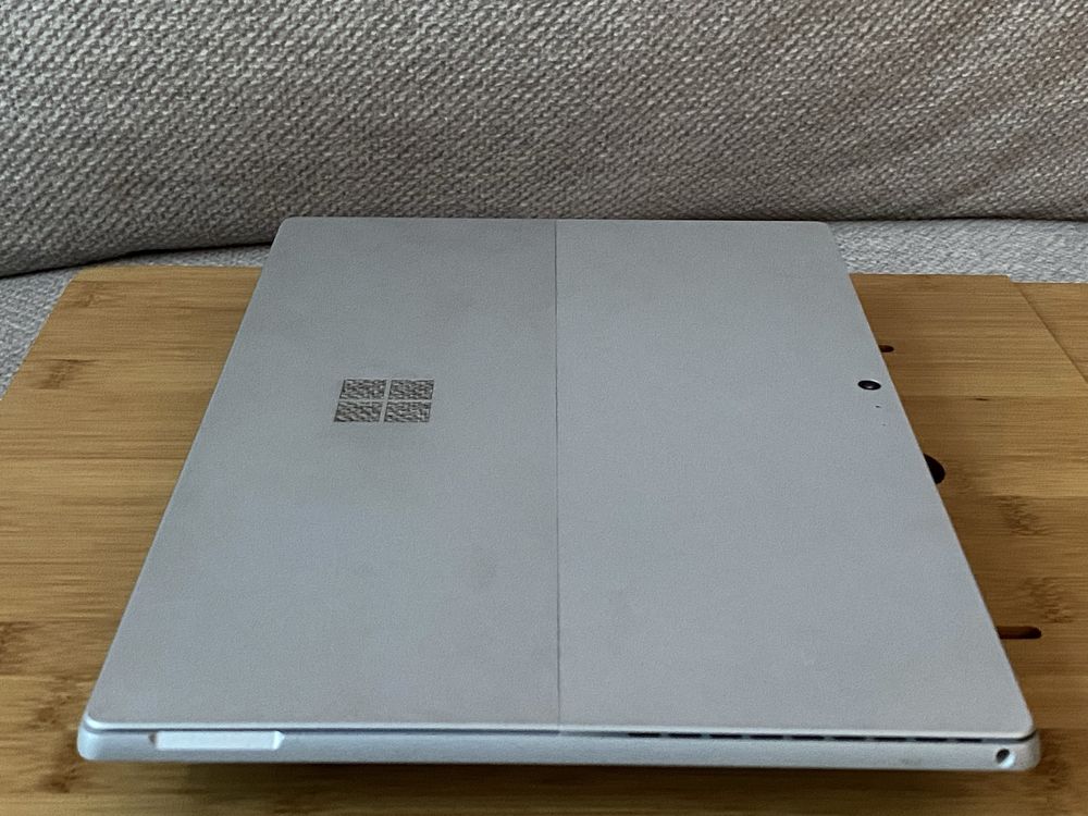 Microsoft Surface Pro 5 4GB RAM 128GB SSD + WINDOWS ліцензія.