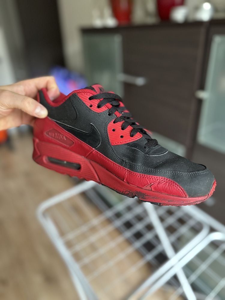 Nike Air Max 90 Winter in a Bold “Bred”