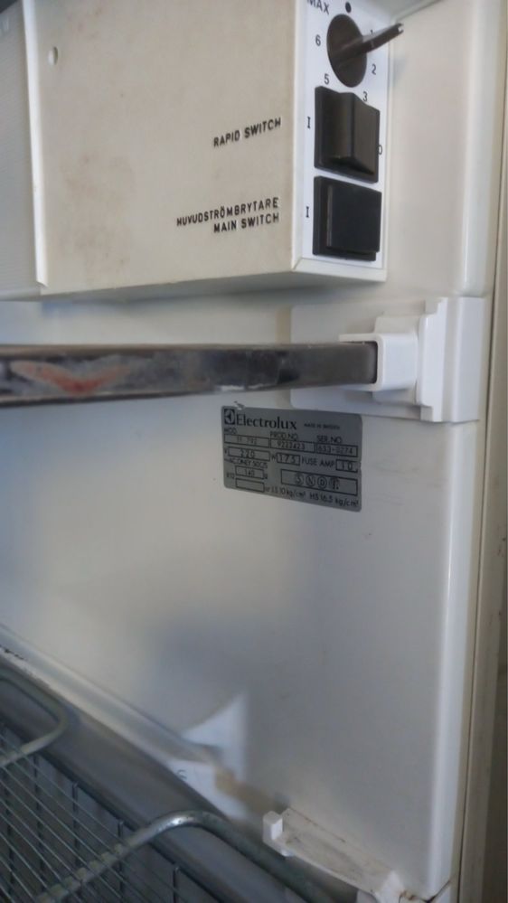 Морозильна камера Electrolux