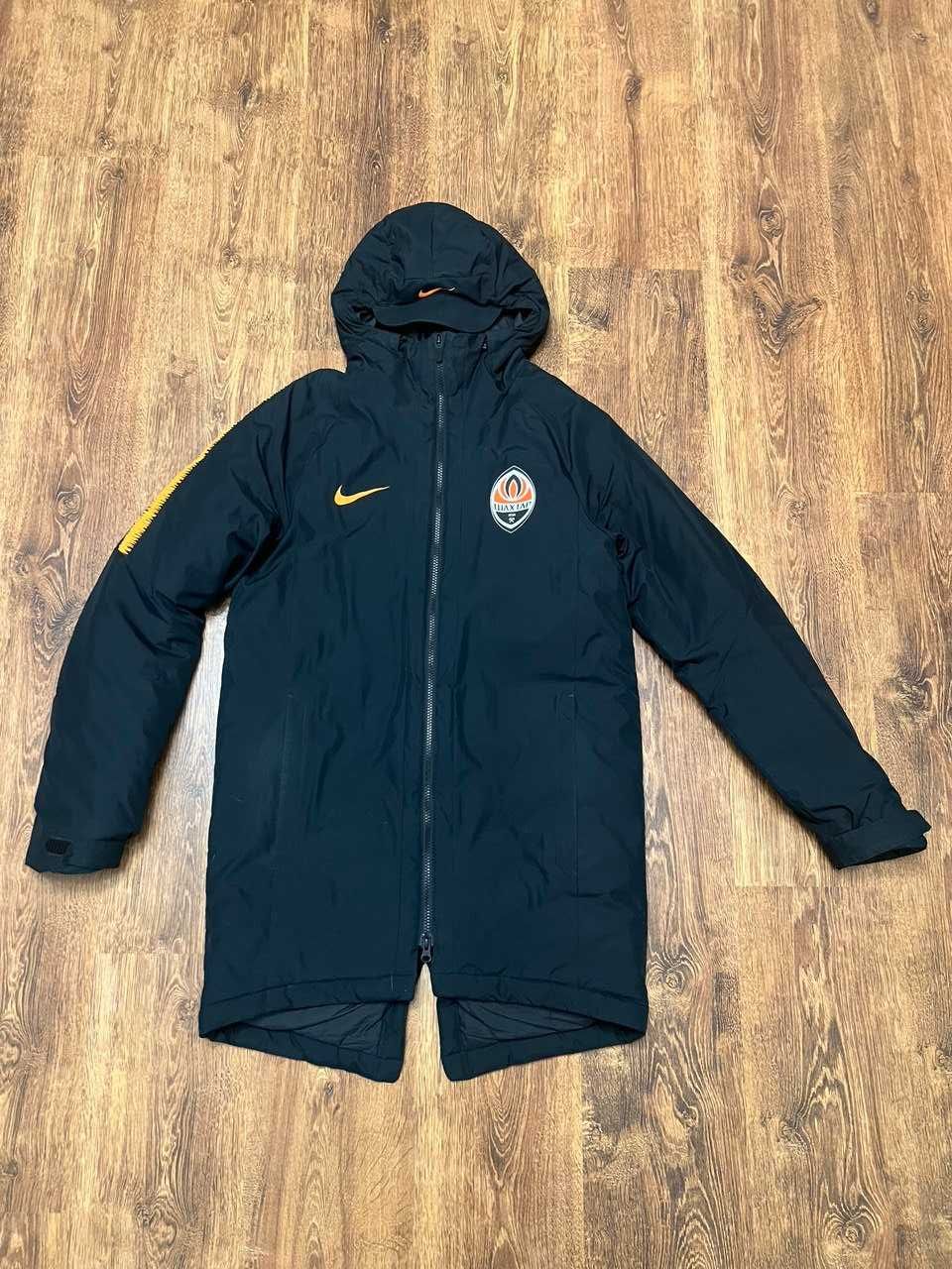 Продам зимову куртку Nike (ФК Шахтар)