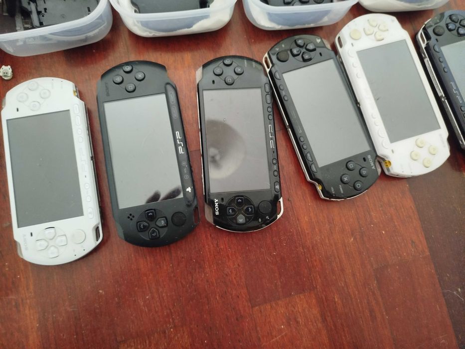 Vendo lote de PSP alguns a funcionar e bastante peças para reposição