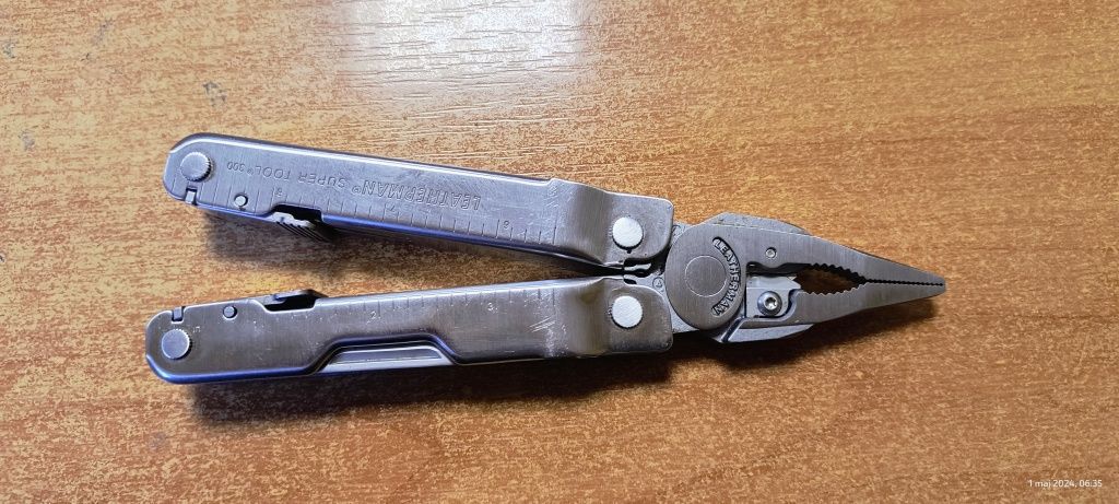 Leatherman supertool 300