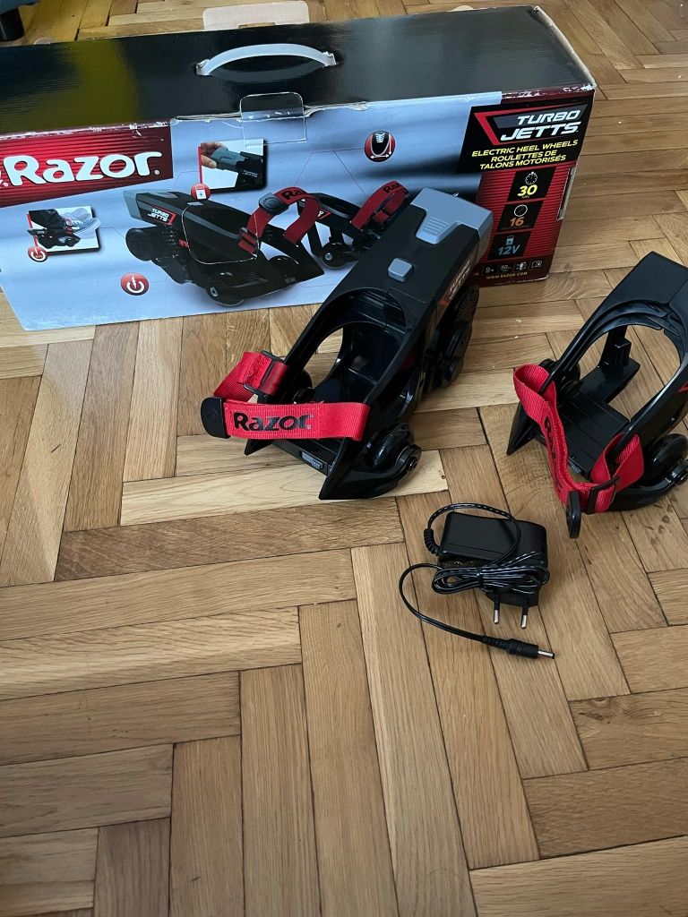 Razor turbo Jetts elektryczne rolki na buty