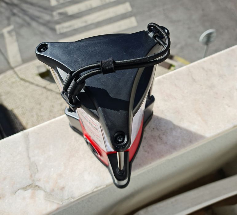 Candeeiro portátil através de led