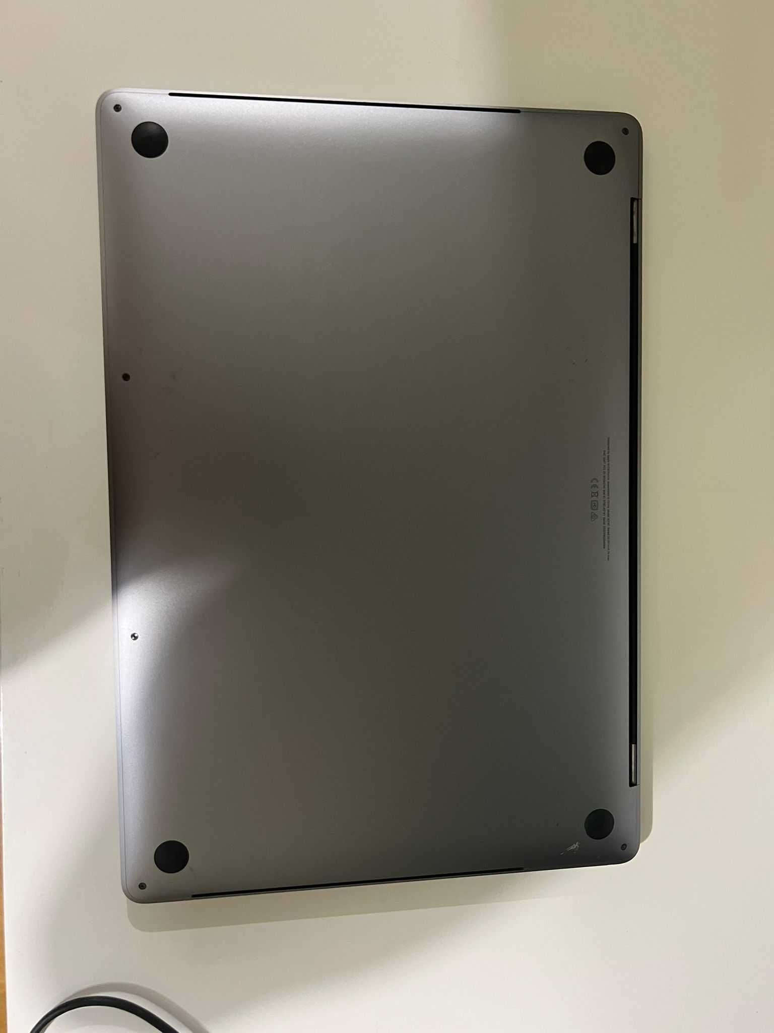 Mackbook pro  19