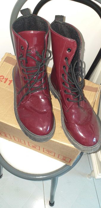 Botas de senhora completamente novas de cor grená numero 39