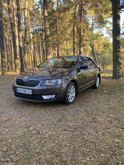 Продаж власного авто Skoda A7 (ліфтбек) 2013 року 1.4