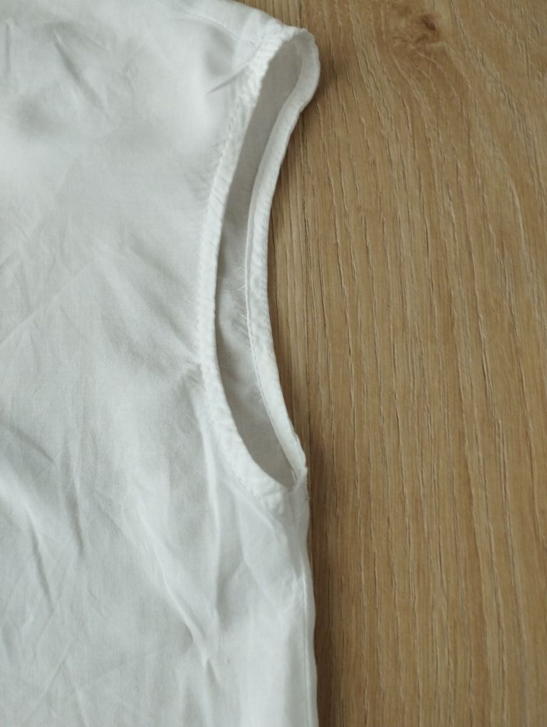 Biała cienka delikatna bluzka z kołnierzykiem na guziki Mohito, r.34(X