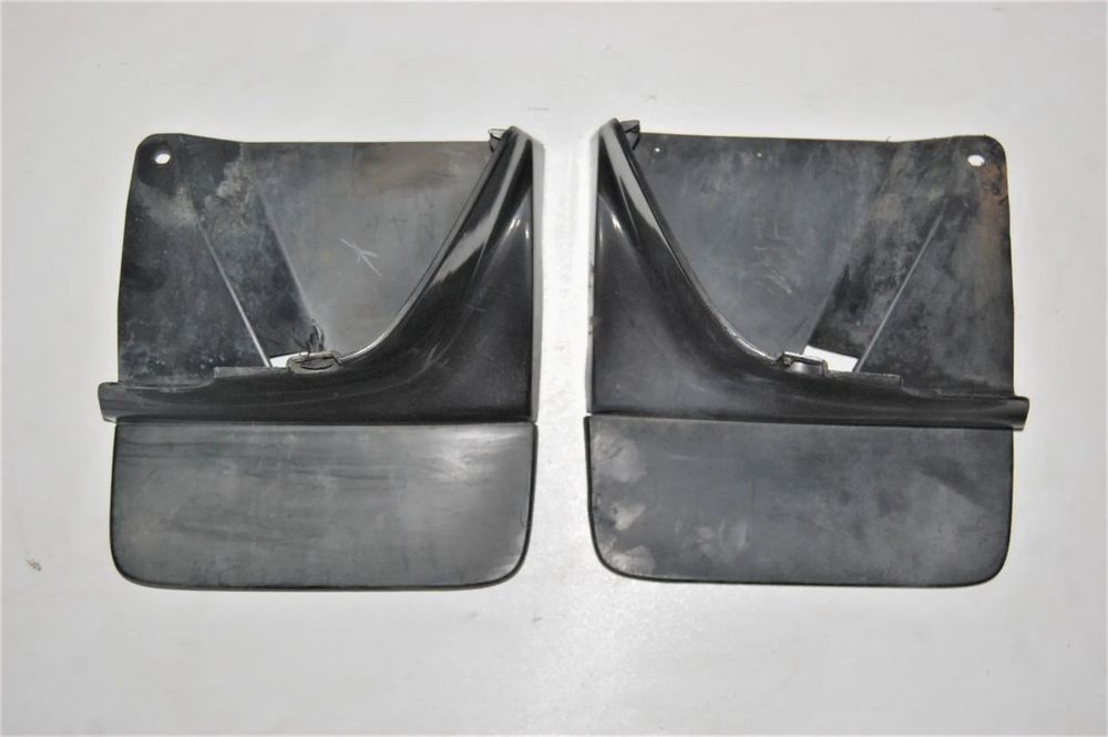 TOYOTA land Cruiser 120 - Chlapacz tylny prawy, lewy.