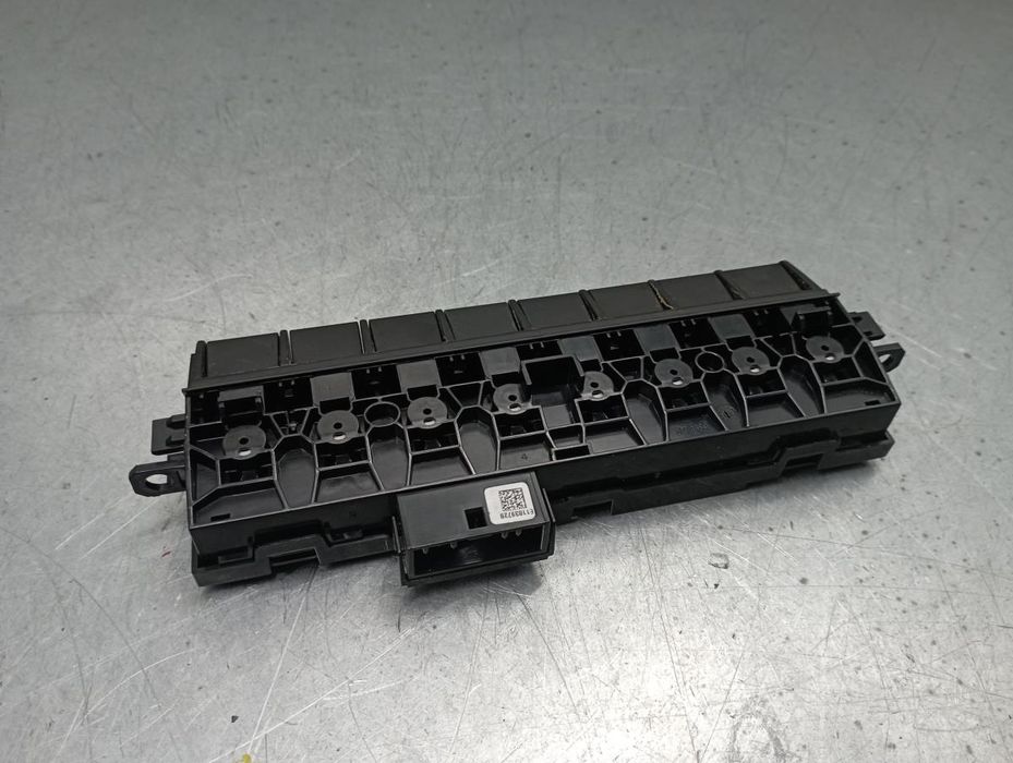 Botão / interruptor 4 piscas DACIA Duster (HM_)