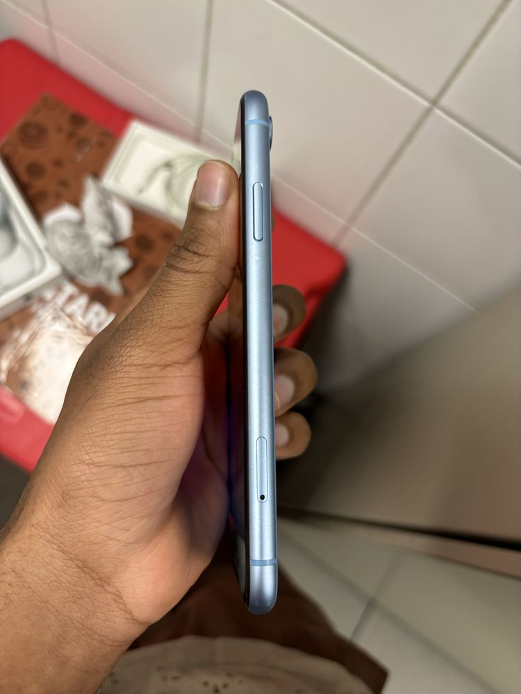 Iphone XR azul 64GB