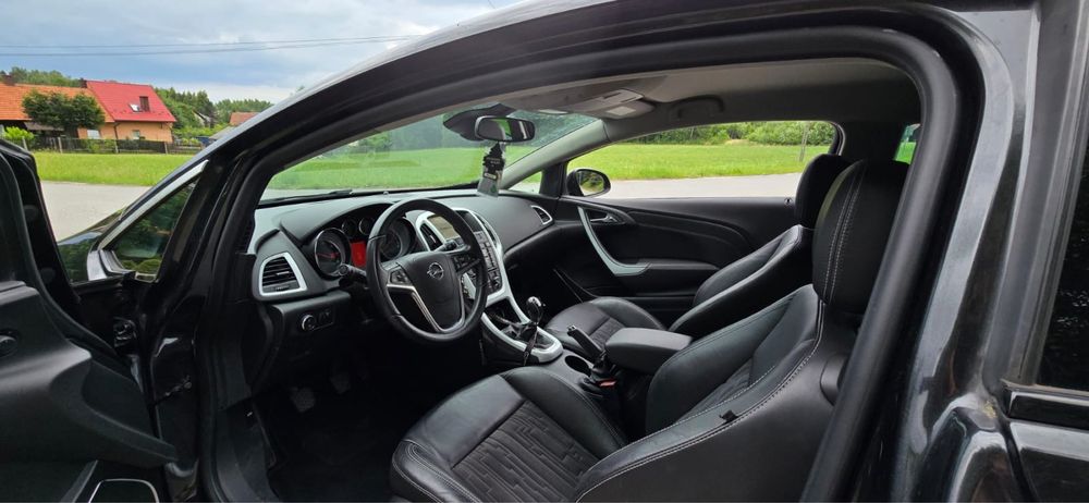 opel astra j gtc  2.0 cdti sport bogate wyposażenie