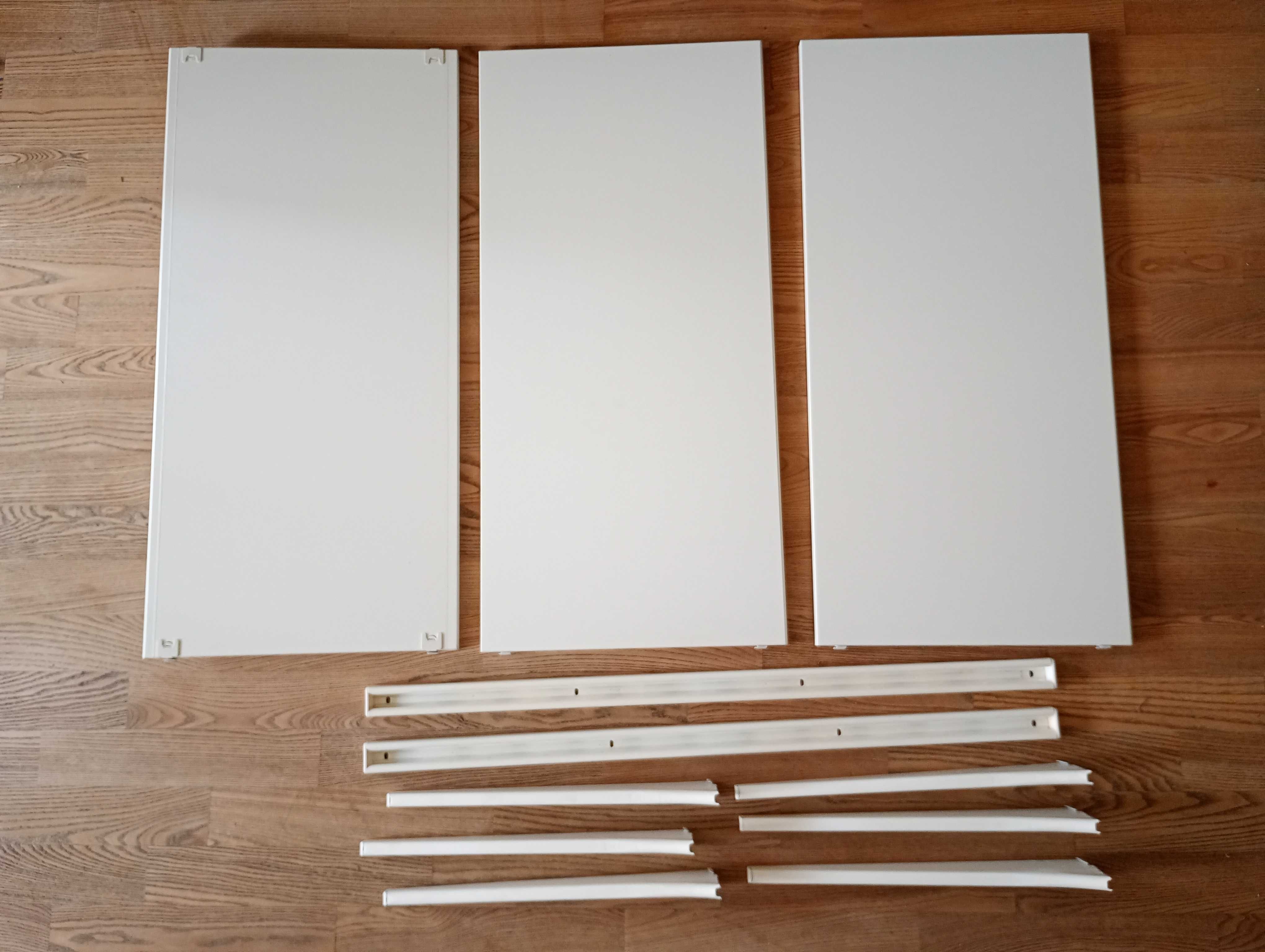 Półki systemu Algot Ikea