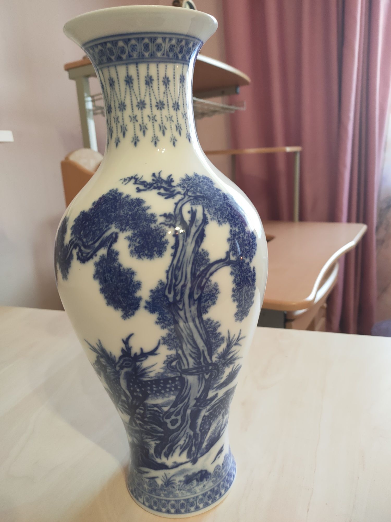 Порцелянова китайська ваза ручної роботи з зображенням Мао Цзедуна