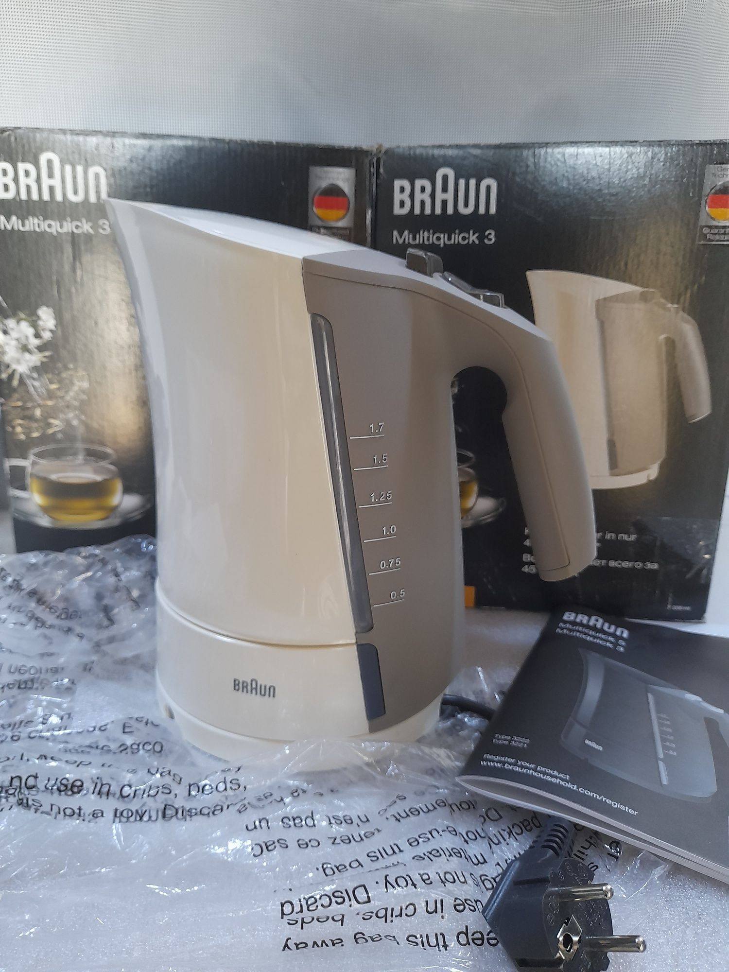 Електрочайник BRAUN WK 300 Cream