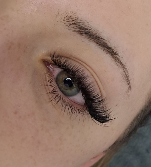 Przedłużanie rzęs/stylizacja/ henna /laminacja brwi i rzęs